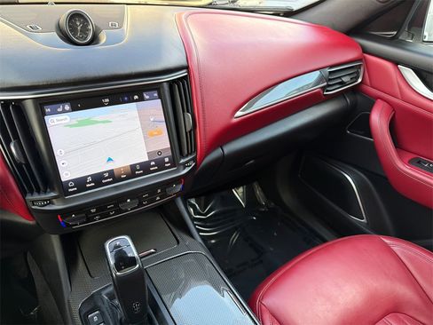 Used 2022 Maserati Levante GT image 29