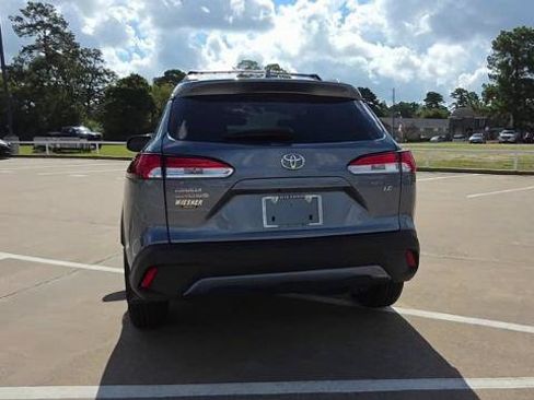 Used 2024 Toyota Corolla Cross LE w/ Moonroof Package FWD image 7