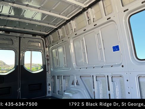 Used 2025 Mercedes-Benz Sprinter 2500 image 19