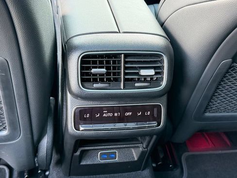 Used 2025 Mercedes-Benz GLS 450 4MATIC image 22