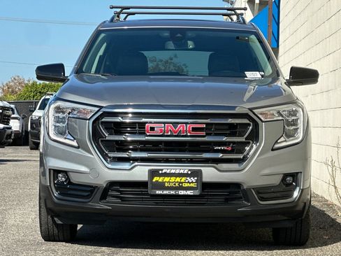 Used 2024 GMC Terrain AT4 AWD/4WD image 9