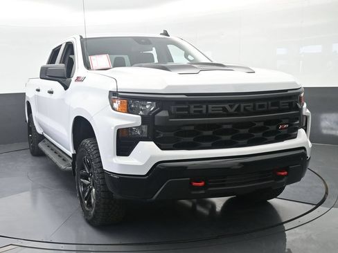 Used 2024 Chevrolet Silverado 1500 Custom Trail Boss AWD/4WD image 9