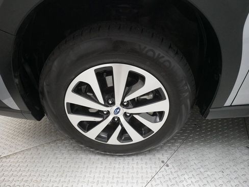 Used 2025 Subaru Outback Premium image 27