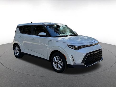 Used 2025 Kia Soul LX w/ LX Technology Package image 1