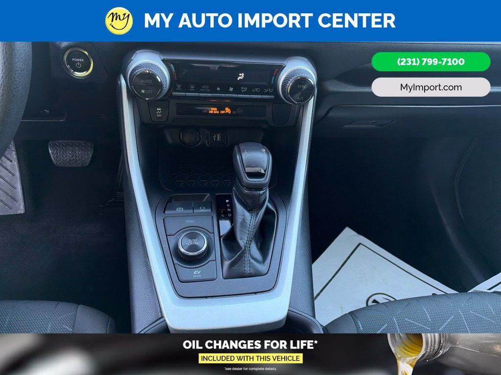 Used 2024 Toyota RAV4 AWD Hybrid image 18