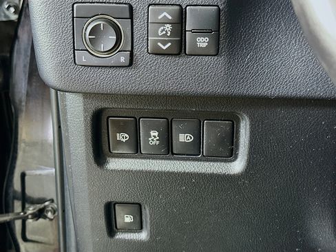 Used 2020 Lexus GX 460 Premium image 17