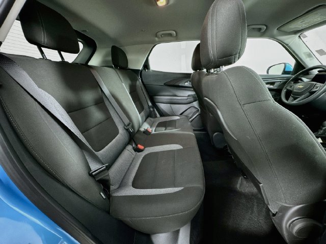 Used 2025 Chevrolet TrailBlazer LT AWD/4WD image 24