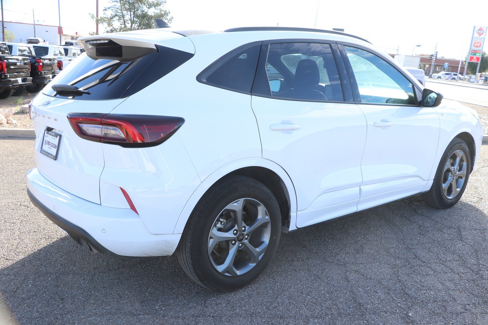 Used 2023 Ford Escape ST-Line w/ Tech Pack #1 FWD image 7