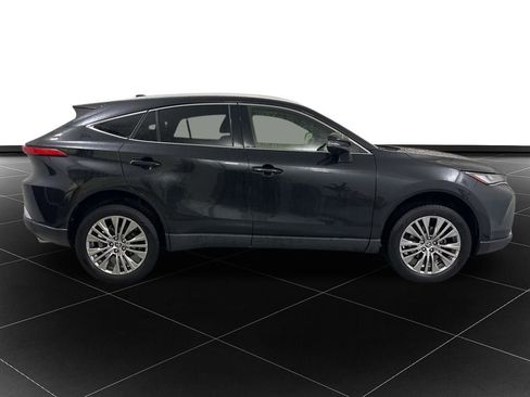 Used 2022 Toyota Venza Limited image 6