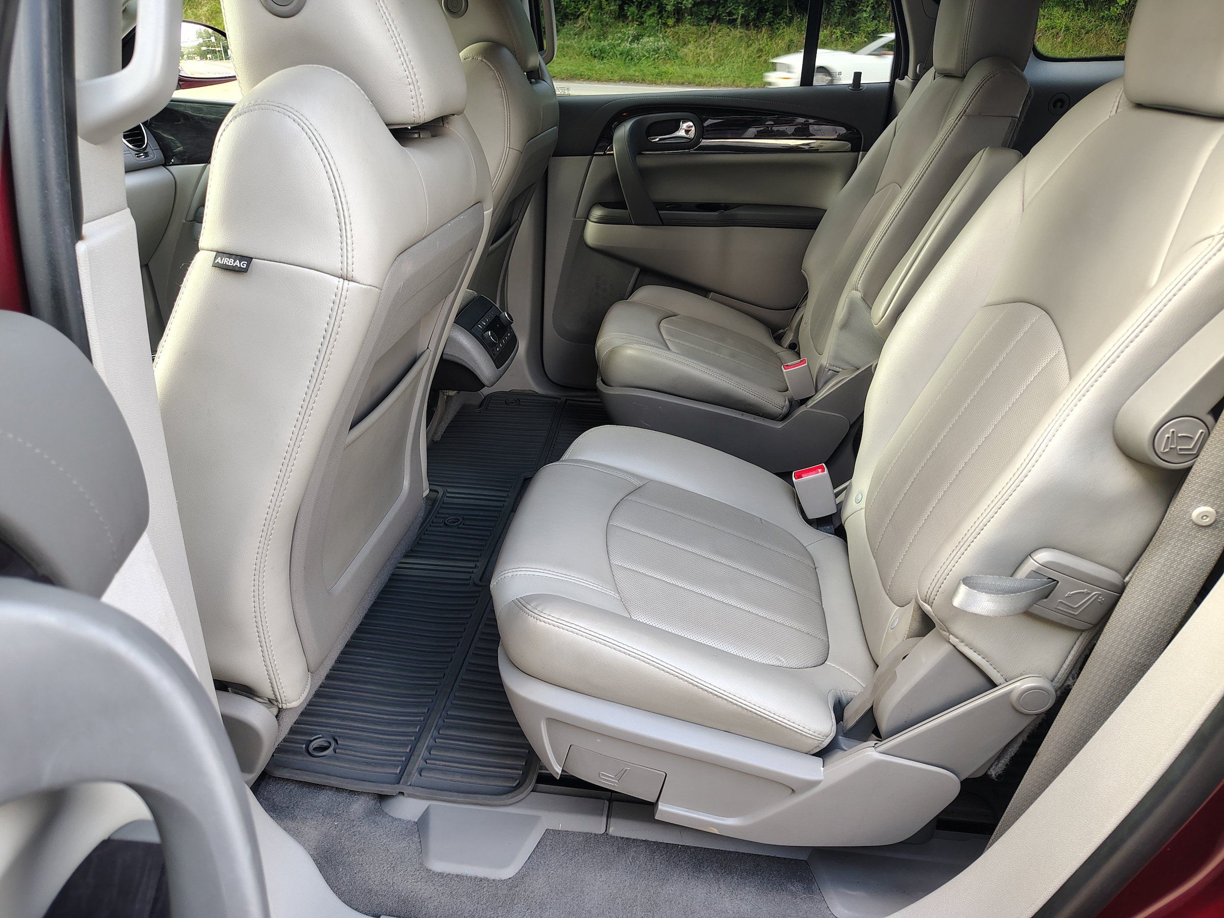 Used 2017 Buick Enclave Premium AWD/4WD image 25