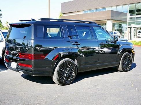 Certified 2025 Hyundai Santa Fe Calligraphy image 9