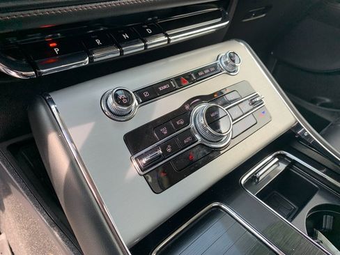 Certified 2024 Lincoln Aviator AWD w/ Premium Package image 26