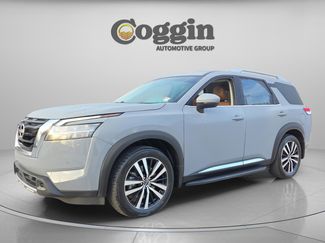 Used 2024 Nissan Pathfinder Platinum w/ Cargo Package video 1