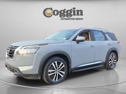 Used 2024 Nissan Pathfinder Platinum w/ Cargo Package