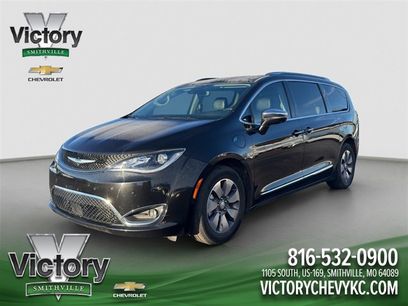 Used 2020 Chrysler Pacifica Limited w/ Advanced Safetytec Group