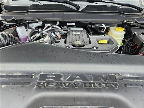 New 2026 RAM 2500 Laramie w/ Sport Appearance Package AWD/4WD image 17