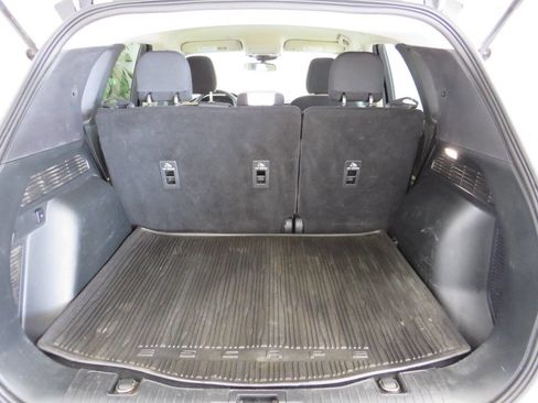 Used 2020 Ford Escape SE image 13
