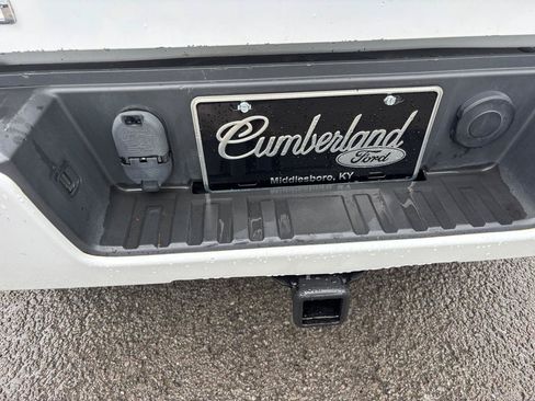 Used 2018 Chevrolet Silverado 1500 Custom w/ Custom Value Package RWD image 4