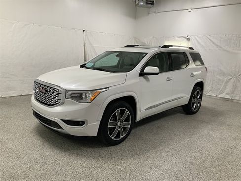 Used 2018 GMC Acadia Denali w/ Technology Package AWD/4WD image 2
