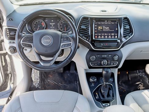 Used 2019 Jeep Cherokee Limited AWD/4WD image 18