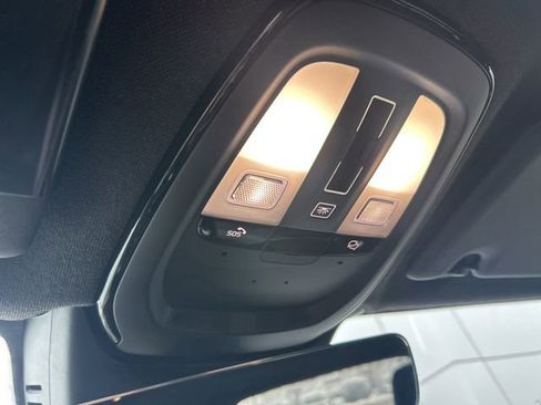 Used 2023 Volvo XC40 Recharge Ultimate image 14