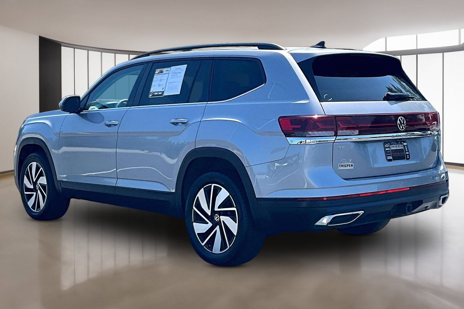 Used 2025 Volkswagen Atlas SE AWD/4WD image 5