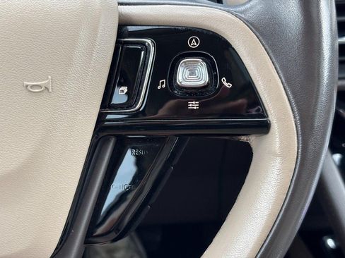 Used 2022 Lincoln Corsair FWD w/ Premium Package image 19