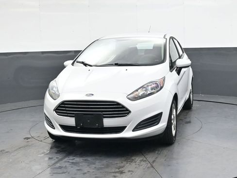 Used 2018 Ford Fiesta SE image 9
