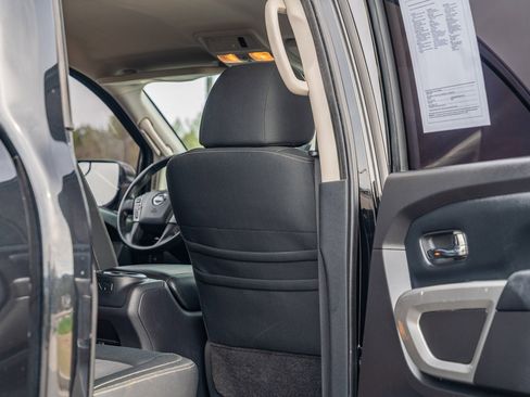 Used 2018 Nissan Titan SV w/ SV Convenience Package image 14