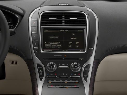 Used 2018 Lincoln MKX Reserve w/ Driver Assistance Package FWD image 10