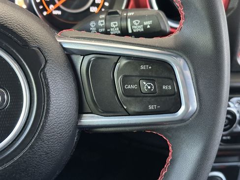 Used 2023 Jeep Wrangler Unlimited Rubicon AWD/4WD image 27