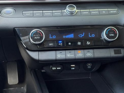 Used 2024 Hyundai Elantra SEL FWD image 20