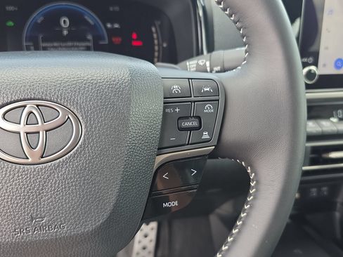 Used 2026 Toyota Camry SE w/ Convenience Package FWD image 15