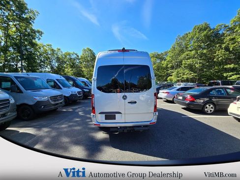 Used 2024 Mercedes-Benz Sprinter 2500 image 7
