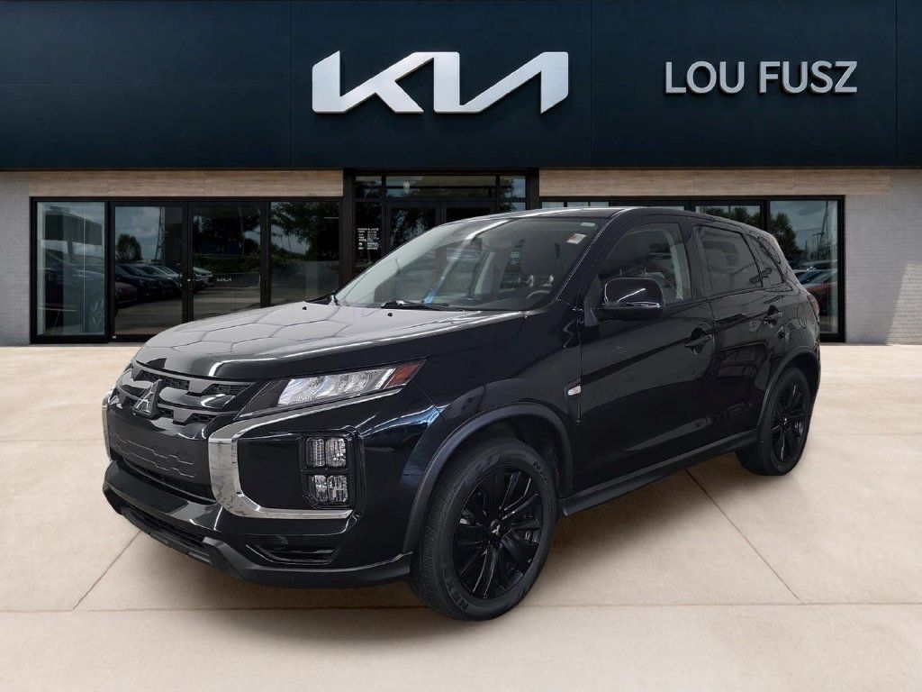 Used 2023 Mitsubishi Outlander Sport LE AWD/4WD image 1