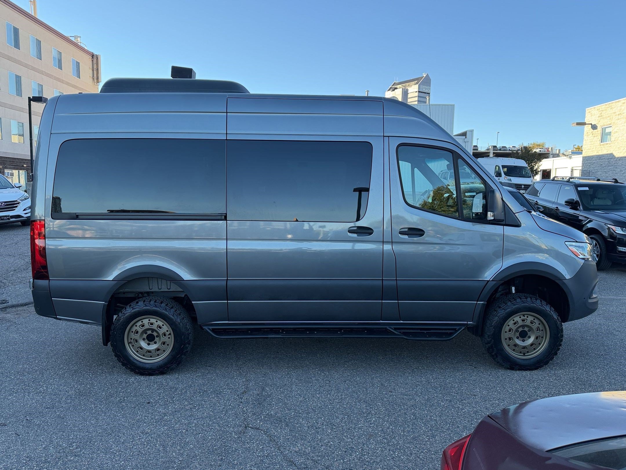 Used 2024 Mercedes-Benz Sprinter 2500 image 8
