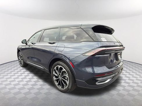 Used 2024 Lincoln Nautilus Reserve image 7