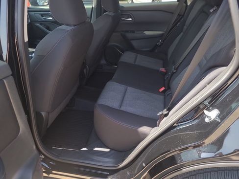 Certified 2024 Nissan Rogue SV FWD image 9