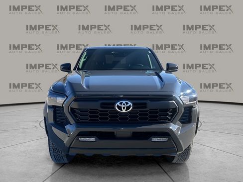 Used 2025 Toyota Tacoma TRD Off-Road image 8