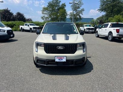 New 2025 Ford Maverick Lariat w/ Black Appearance Package