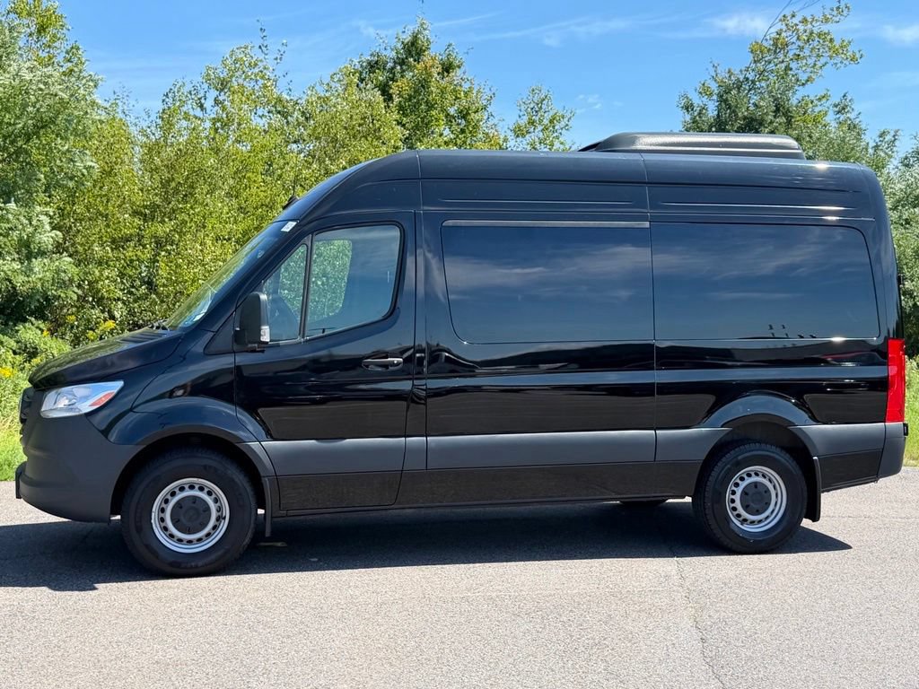 Used 2024 Mercedes-Benz Sprinter 2500 image 32