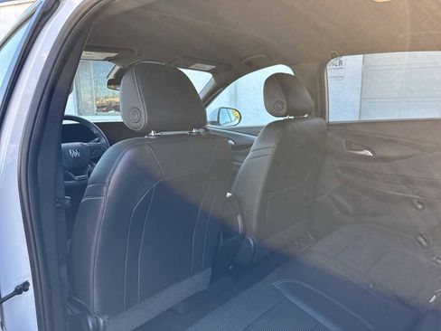 Used 2025 Buick Envista Preferred image 17