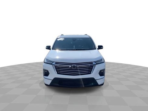 Used 2023 Chevrolet Traverse Premier FWD image 3