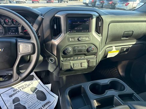 Used 2024 Chevrolet Silverado 1500 Custom image 22