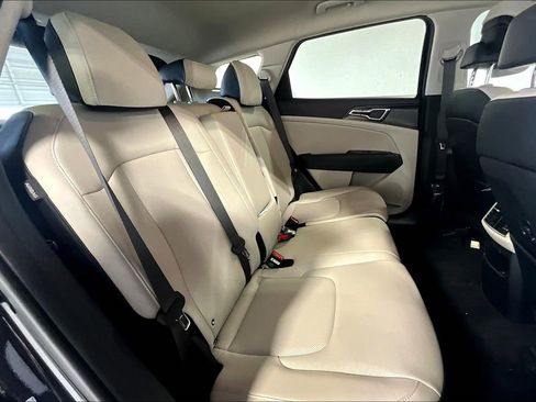 Used 2025 Kia Sportage EX FWD image 31