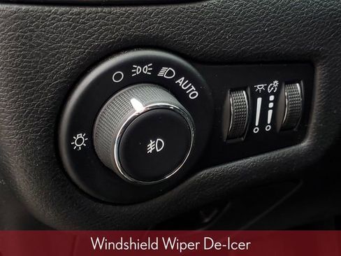 Used 2020 Jeep Cherokee Trailhawk w/ Cold Weather Group image 15