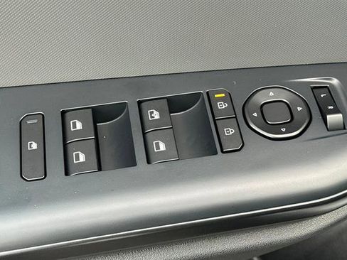 New 2025 Kia K4 LX image 12