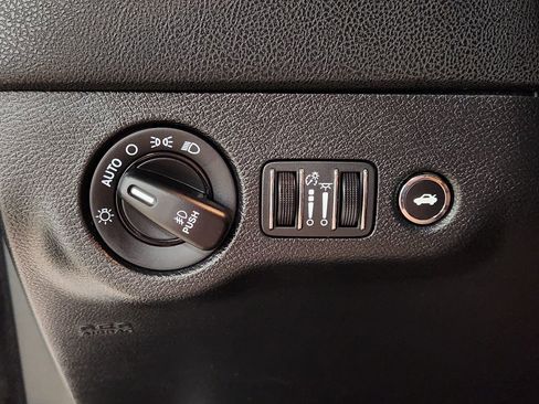 Used 2018 Dodge Charger GT image 41