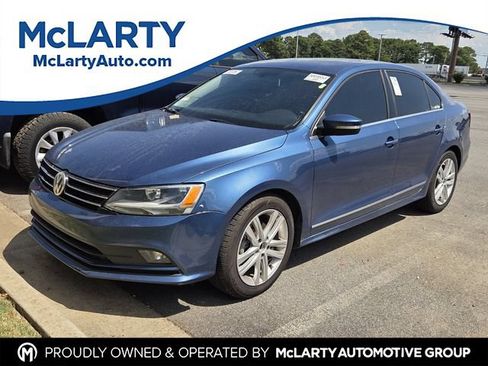 Used 2017 Volkswagen Jetta SEL FWD image 1