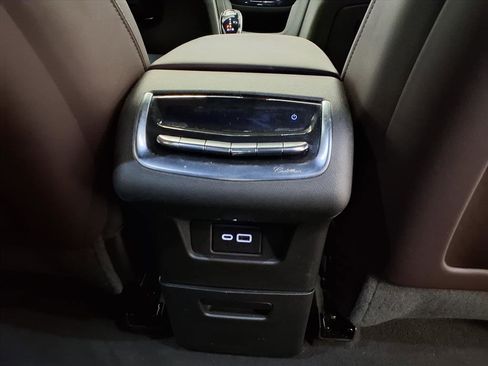 Certified 2022 Cadillac XT6 Premium Luxury image 16